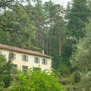https://montrieux-le-hameau.fr-provencehotel.com